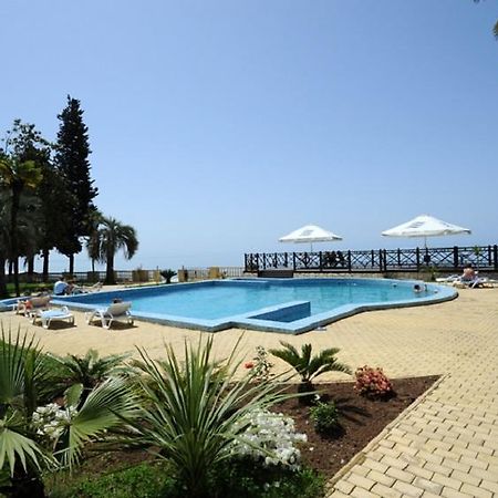 Lazurniy Bereg Hotel Gagra Exterior foto