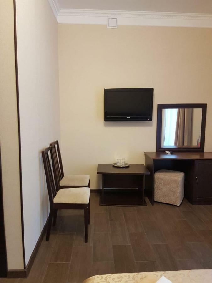 Lazurniy Bereg Hotel Gagra Exterior foto