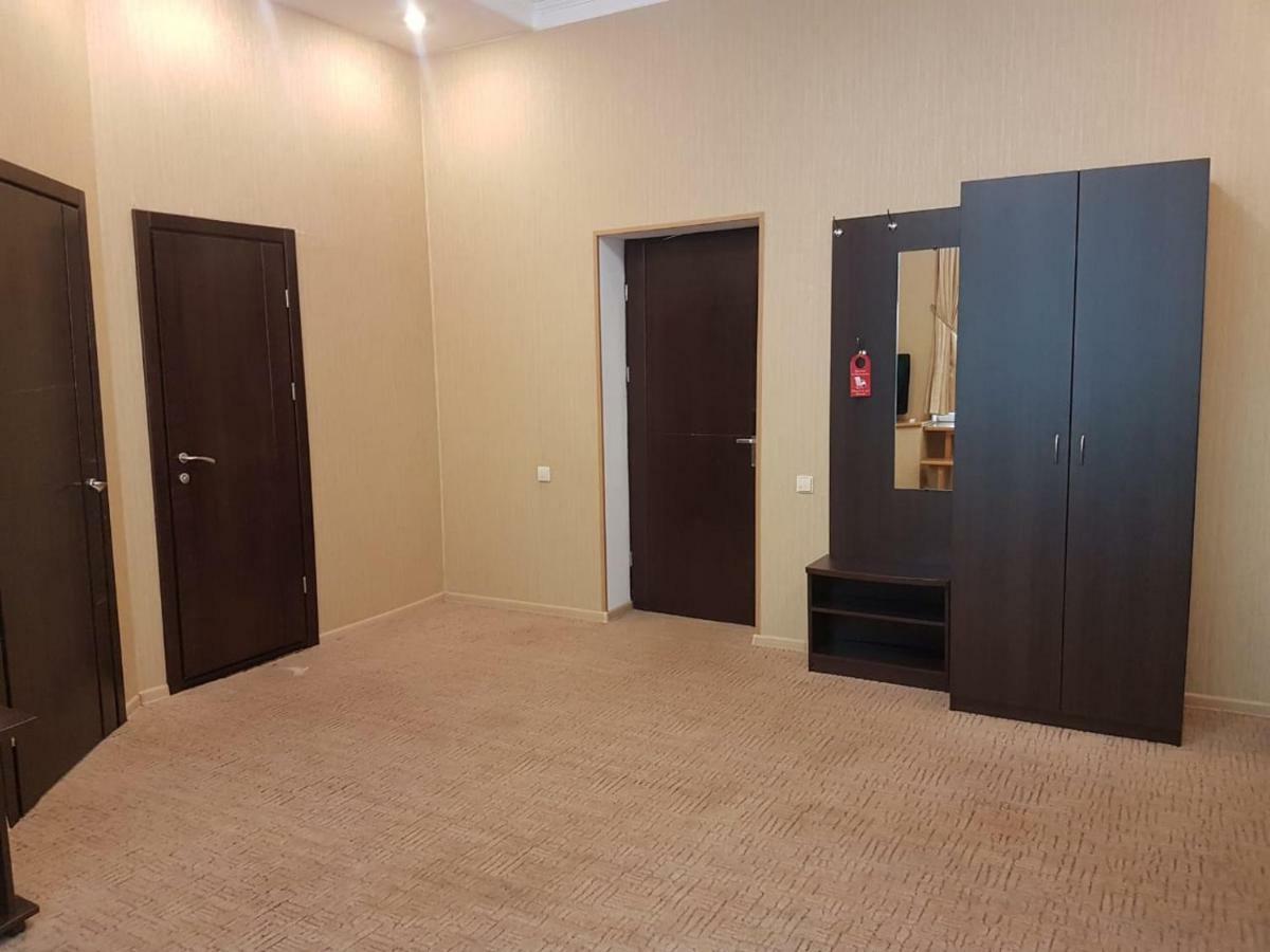 Lazurniy Bereg Hotel Gagra Exterior foto